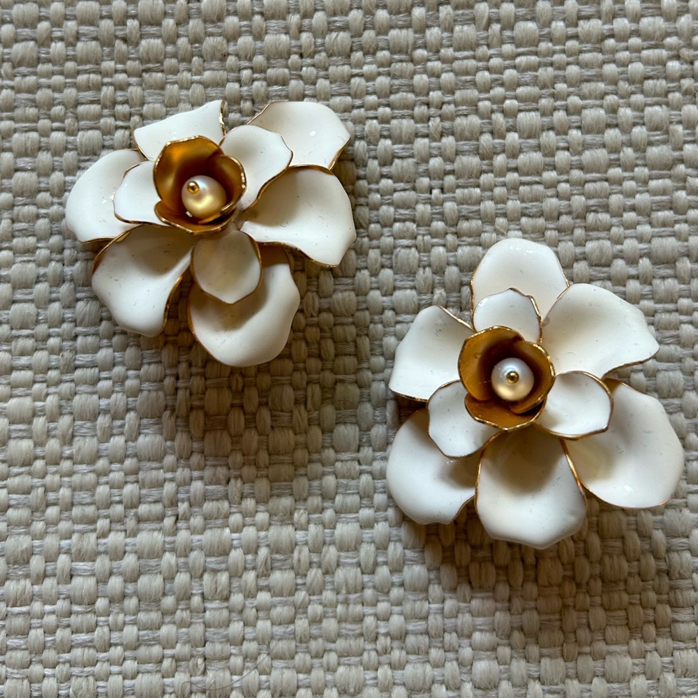 ADAM LIPPES EARRINGS ROSE FLOWER AND FRESHWATER PEARL